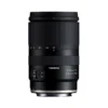 Tamron 17-70mm f/2.8 montado en cámara Canon EOS R7