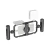 SmallRig 4597 con celular montado en modo horizontal mostrando roscas y zapatas frias