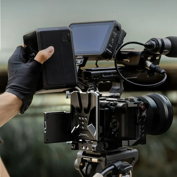 SmallRig 5315 plegado en formato compacto para transporte en mochila