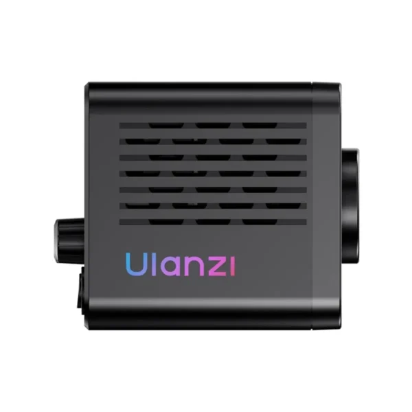 Ulanzi C60 RGB iluminando con luz de color un set de grabación