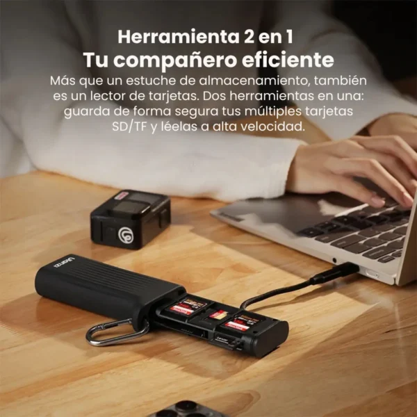 Ulanzi CR2 conectado a una laptop transfiriendo archivos desde una SD