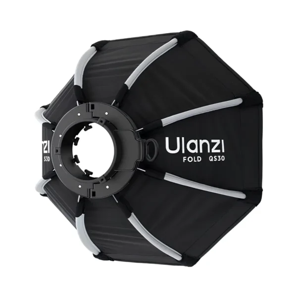 Softbox Ulanzi QS30 plegado dentro de su estuche de transporte